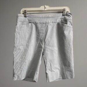 Hilary Radley Shorts Women's Medium White Blue Pinstriped Classiccore Minimalist